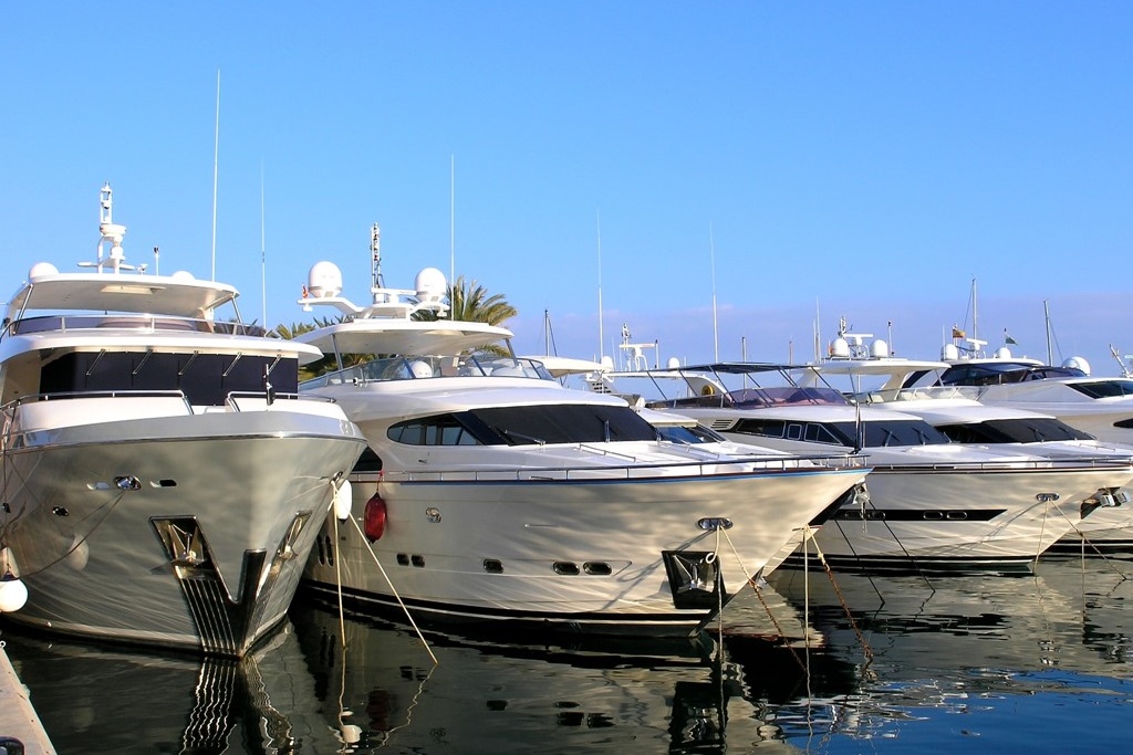 Luxury Yachts in Dubai